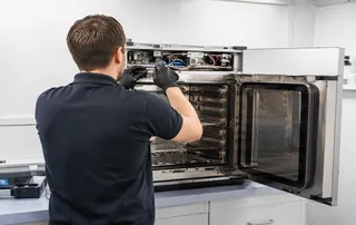 Nos conseils pour savoir s’il faut remplacer ou réparer une étuve de laboratoire