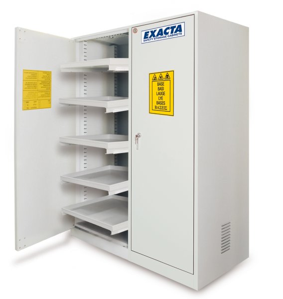 Armoire pour produits chimiques à étagères coulissantes